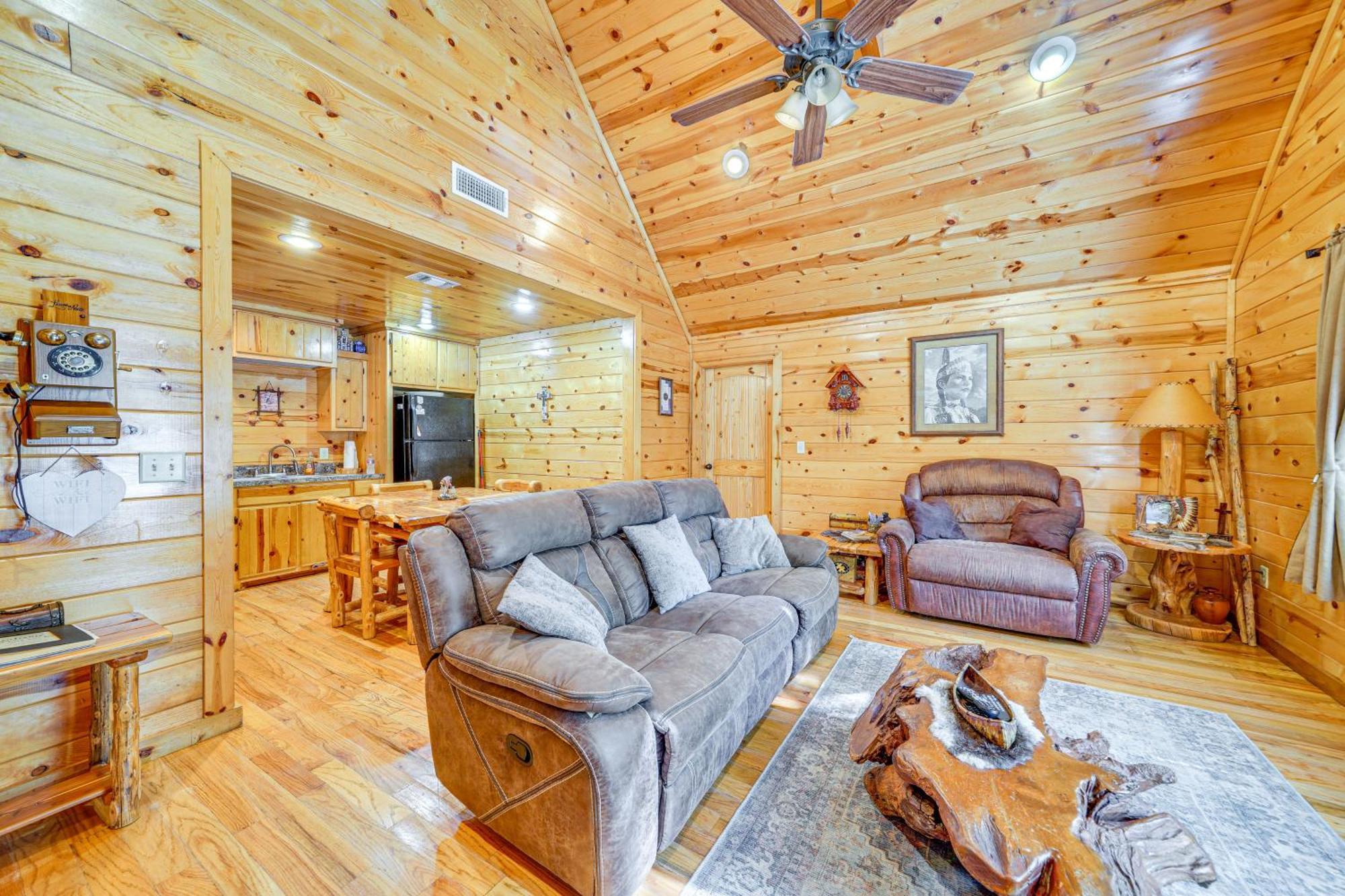 Broken Bow Rental Cabin With Hot Tub And Bar Εξωτερικό φωτογραφία